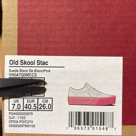 Vans WMNS Old Skool Stacked 
Suede Blanc De Blanc/Pink
VN0A7Q5MCCS
Platforms - Picture 16 of 16
